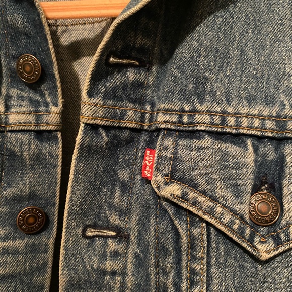 Vintage Levi’s Jean Jacket - Picture 3 of 3